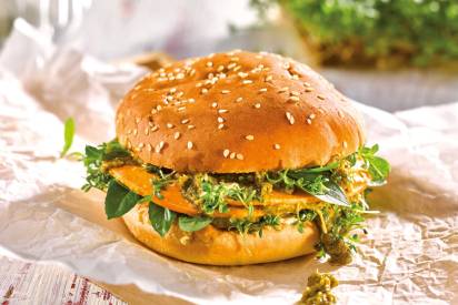 Käse-Pesto-Kresse-Burger