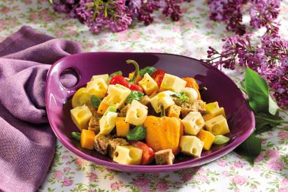 Fruchtiger Emmentaler-Brotsalat