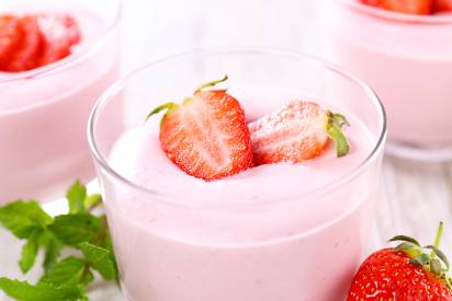 srd_header_leichte-erdbeercreme_shutterstock_1982331407.jpg