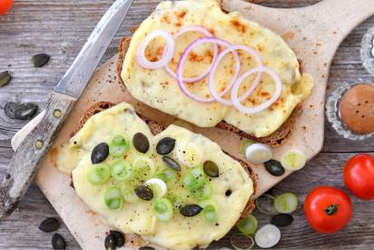 srd_herzhaftes-raclette-kaesebrot_header.jpg
