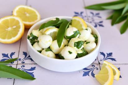 Marinierter Zitronen-Bärlauch-Mozzarella