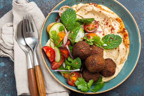 hummus-bowl-mit-kaferbohnen-falafel_header.jpg