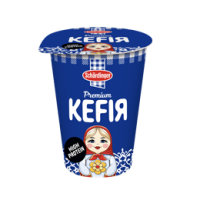 Das Bild zeigt den Schärdinger Kefir im 180 Gramm Becher